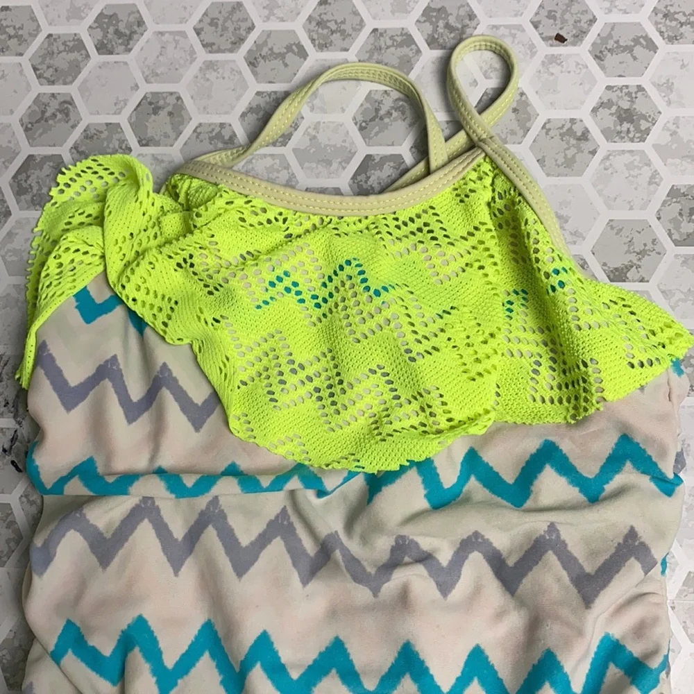 OP Chevron Print Small One Piece Swimsuit